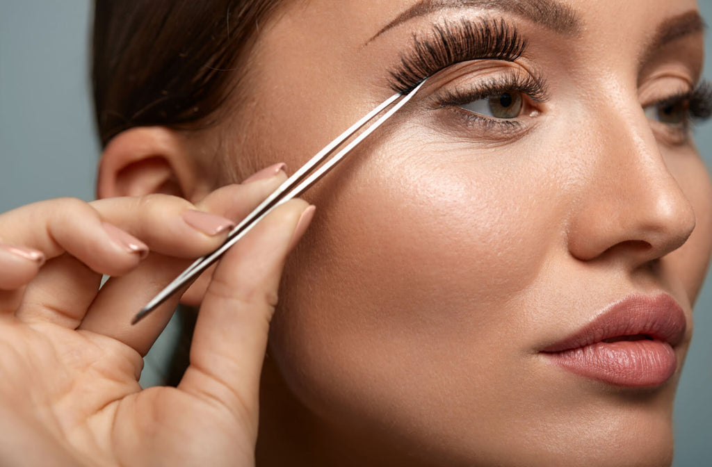 Can Fake Eyelashes Cause Dry Eye?